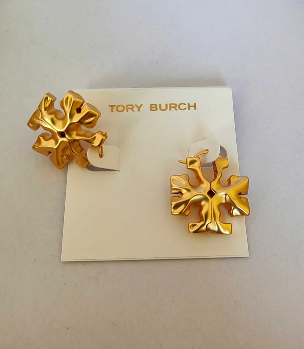 Големи висящи обеци на Tory Burch