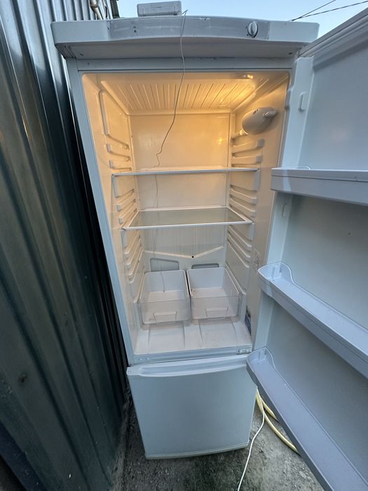 Продам срочно холодильник