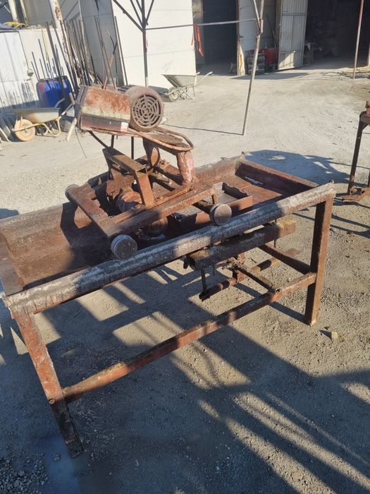 Presa tigla beton / utilaj presa tigla / vand afacere / tigla beton