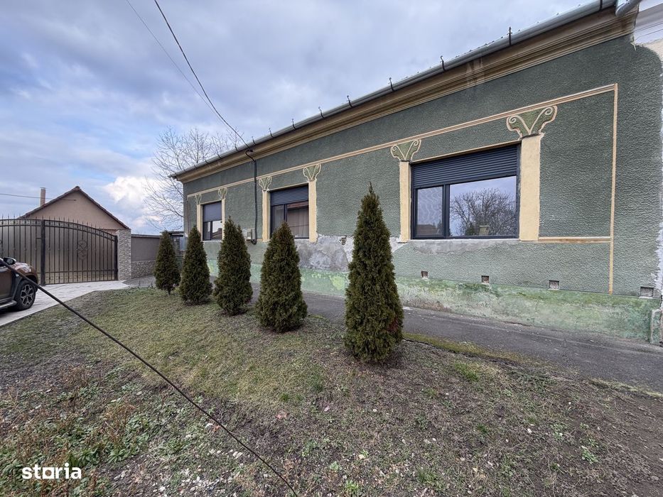 Casă de vânzare cu Teren4319mp PotențialViitorPozitieComercial Curtici