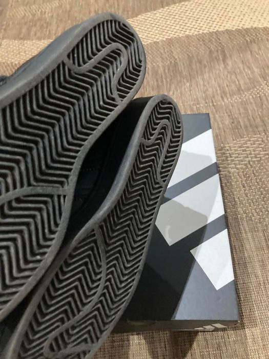 Адидас кожени кецове