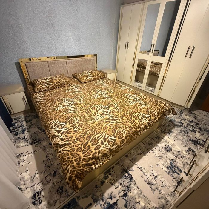 Uy sotiladi chilonzor algaritmda 4 chi etaj 2 xona