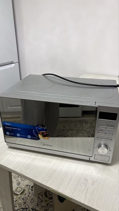 Микроволновка Midea