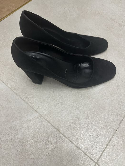 Продам туфли замшевые 38 размера