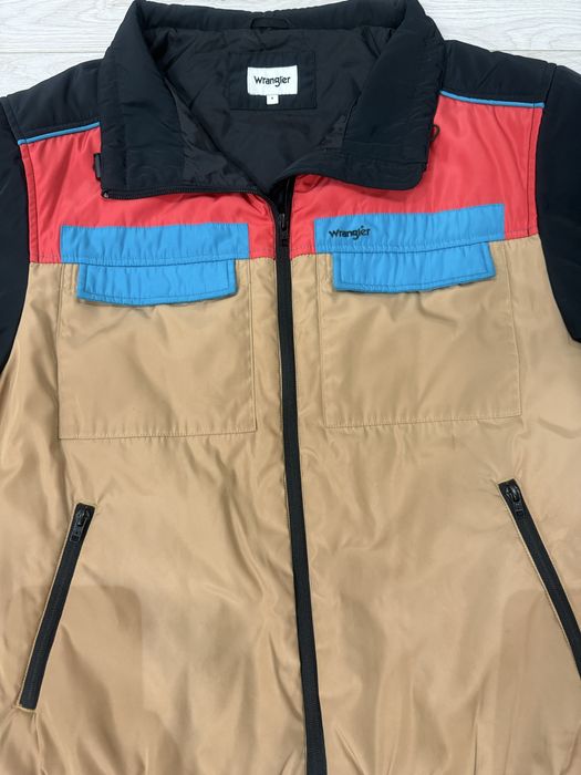 Уникално зимно цветно дамско яке на Wrangler