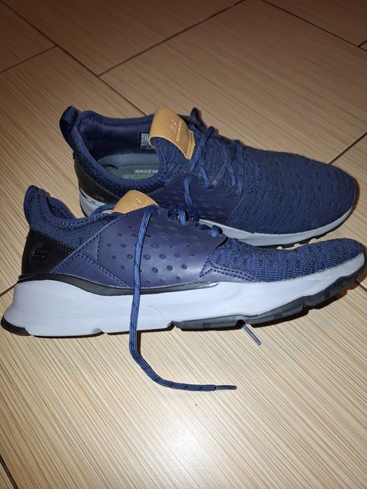 Adidasi Skechers mărimea 40, stare foarte buna