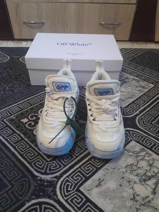 Adidasi Off white Odsy 1000