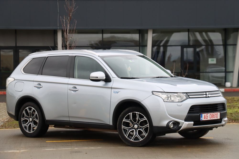 Mitsubishi Outlander PHEV +GPL