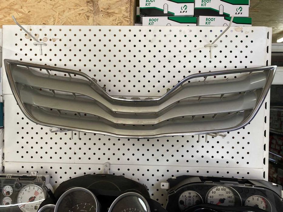 Решетка радиатора Toyota Camry 45 2009 г. В. Оригинал.