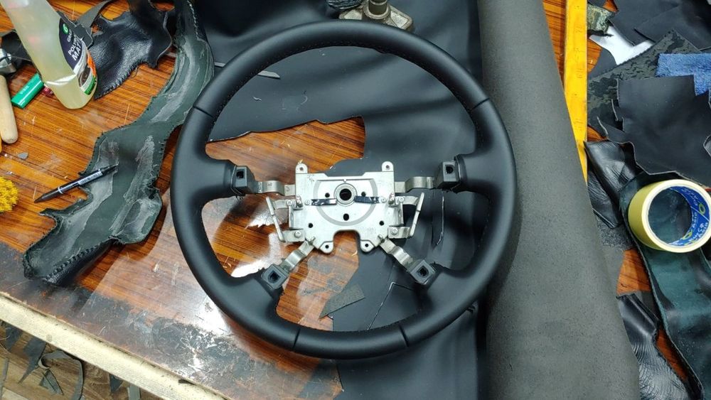 Услуги автотюнинга руль , чехлы, потолок, общивки