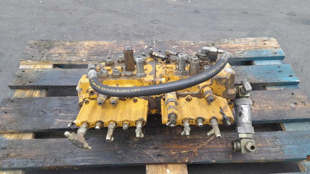Distribuitor hidraulic Cat Caterpillar 317