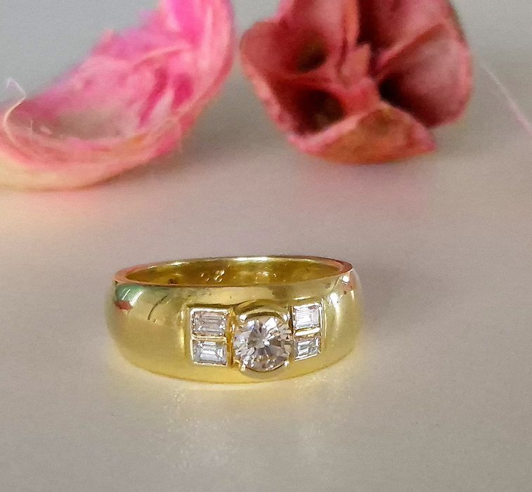 Inel din aur de 18K si 0.53 ct Diamante naturale
