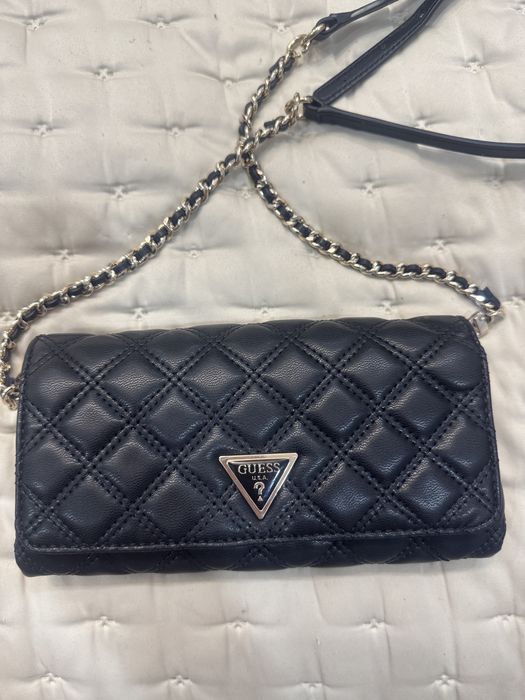 Черная сумка guess