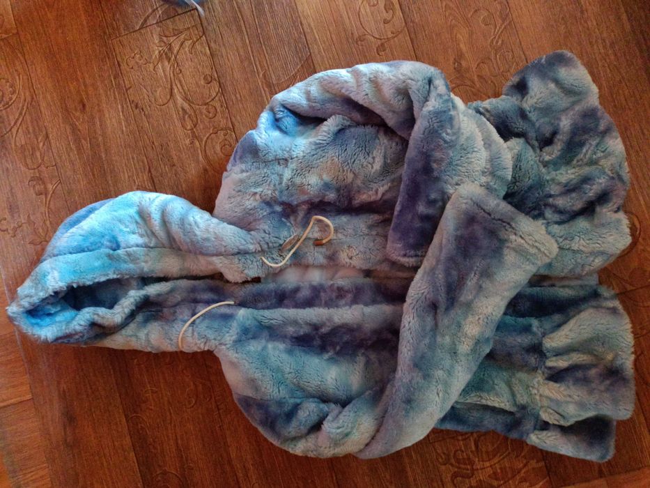 Продам шубу, голубая