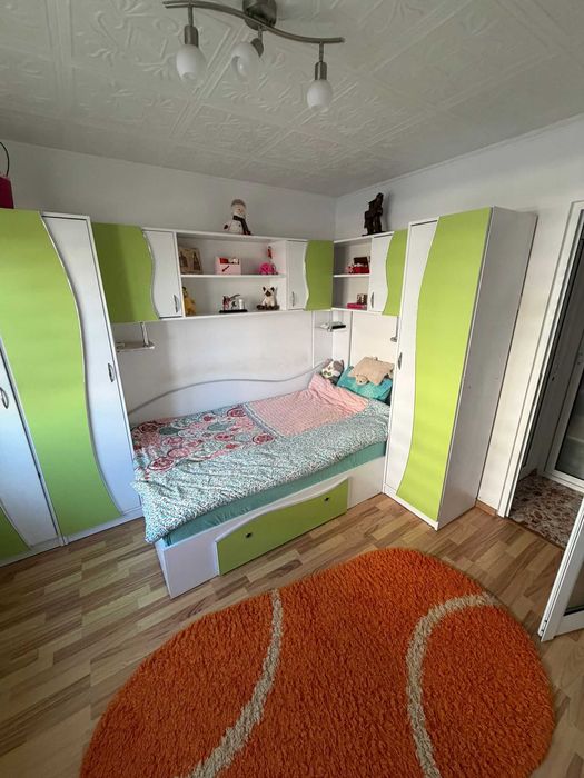 Vand apartament 4 camere, loc de parcare, mobilat, etaj 3 - Gavana II