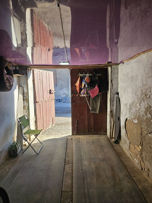 Продается гараж за городской баней