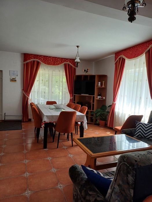 1 Casă de Locuit + 1 Pensiune Funcțională + 1 Pensiune la Roșu | Bran | 2700 m