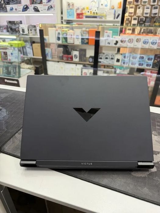 Nootbook hp victus rtx 5060