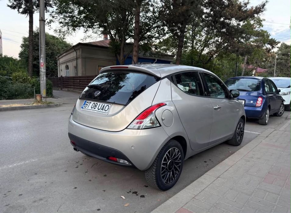 LANCIA Ypsilon 2016 — imagine 4