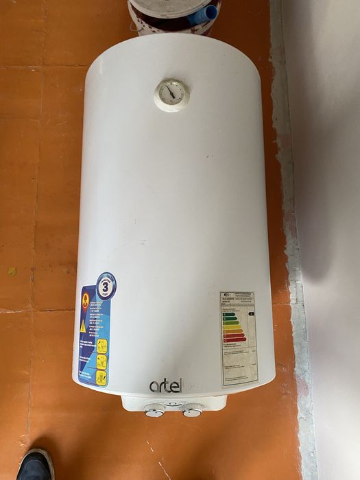 Аристон artel Обьем 100л