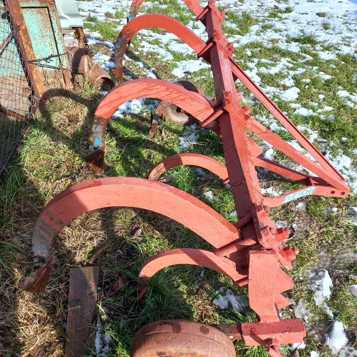 De vânzare plug și scarificator