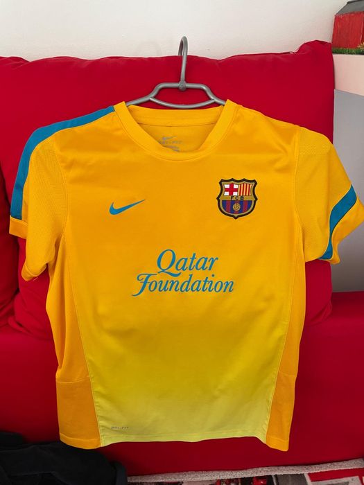 Vand tricouri fotbal