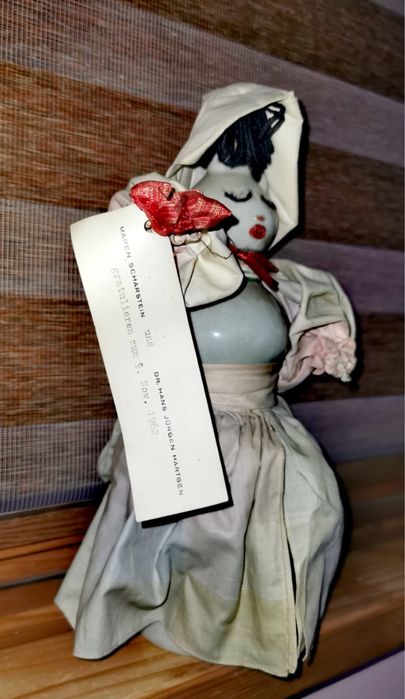 Керамична кукла фигура бутилка wodka polska от 1962 г не отваряна !