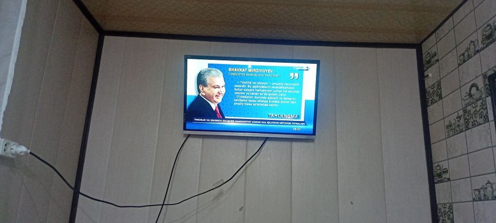 Xolati yaxshi smart32 tali ROSSO telvizor sotiladi