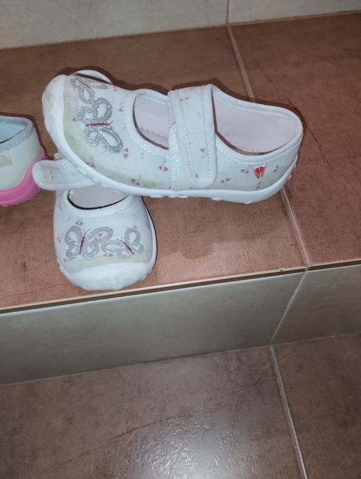 Два чифта пантофки 27н