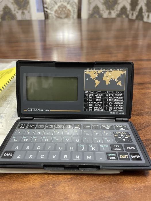 Плейстэйшен 1 классика жанра и еще в продаже калькулятор Ситизен