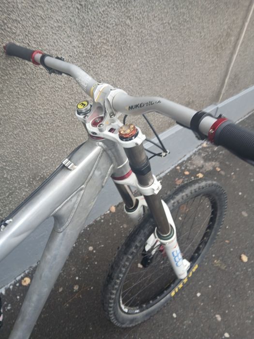 Vând Bicicleta Ghost DH