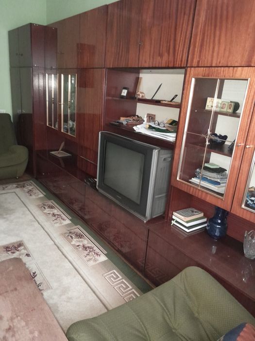 Стенка полированная.