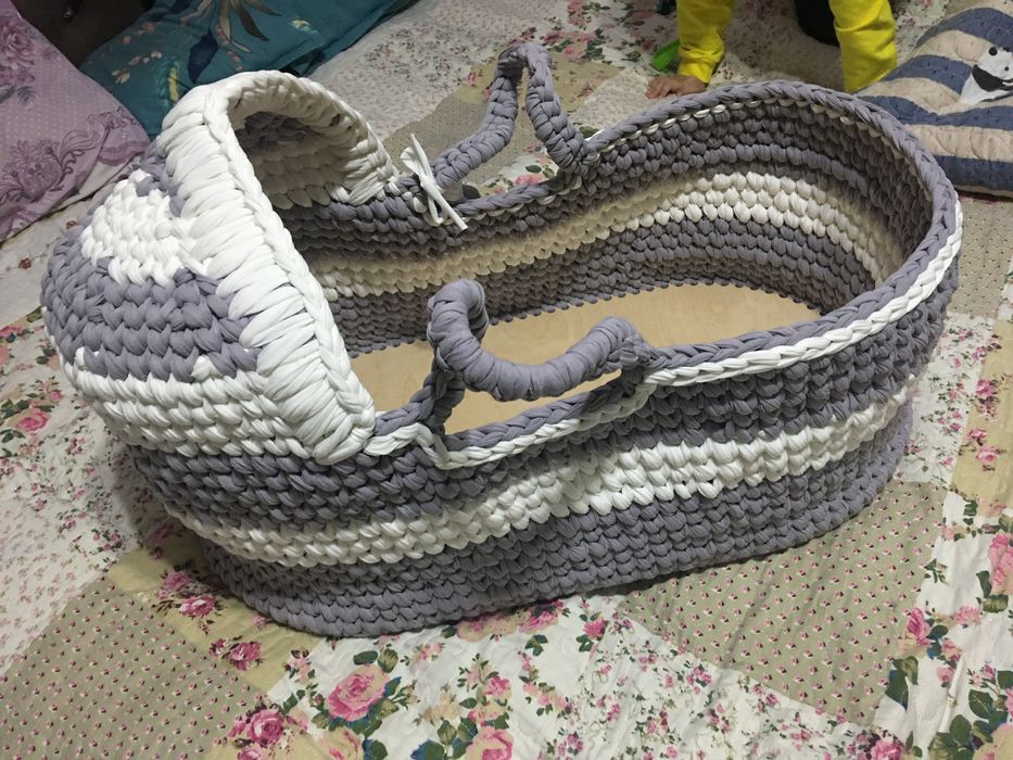 Bola yotadigan savat