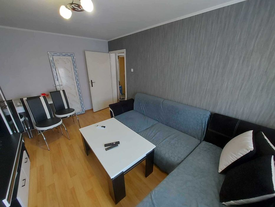Продава се Двустаен апартамент в Търговище, Център - 45 кв.м за 1020 €/кв.м - Снимка #3