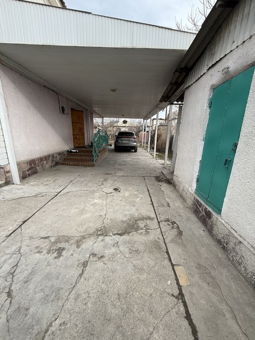 продаётся двухэтажный дом с бассейном и баней