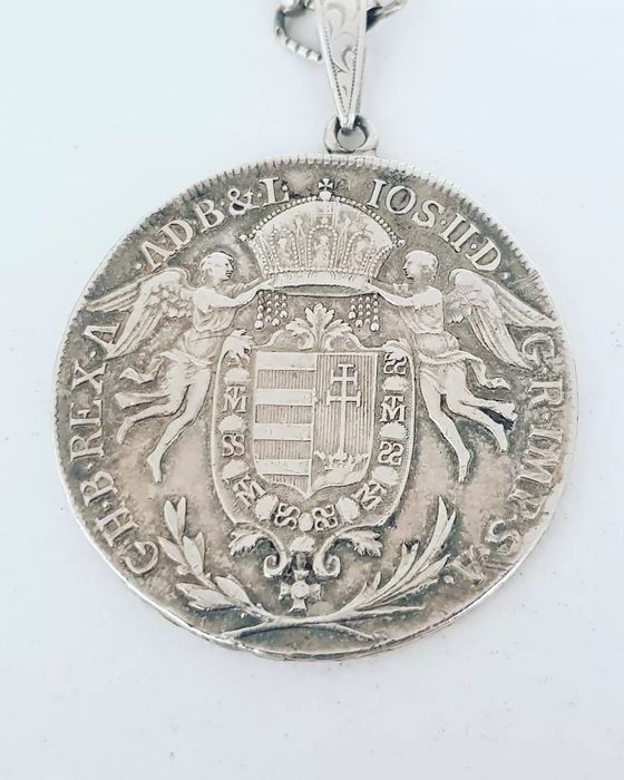 Рядка и стара сребърна монета с верижка Hungary 1/2 Thaler 1787