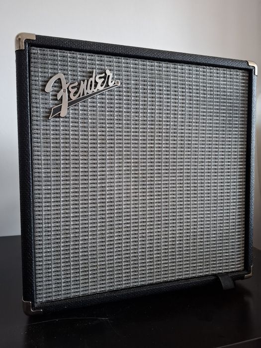 Combo chitara bas Fender Rumble 25 (cub, amplificator)