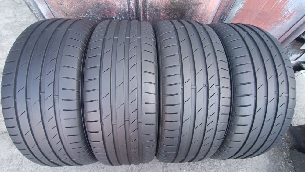 225/50/17 Kumho .