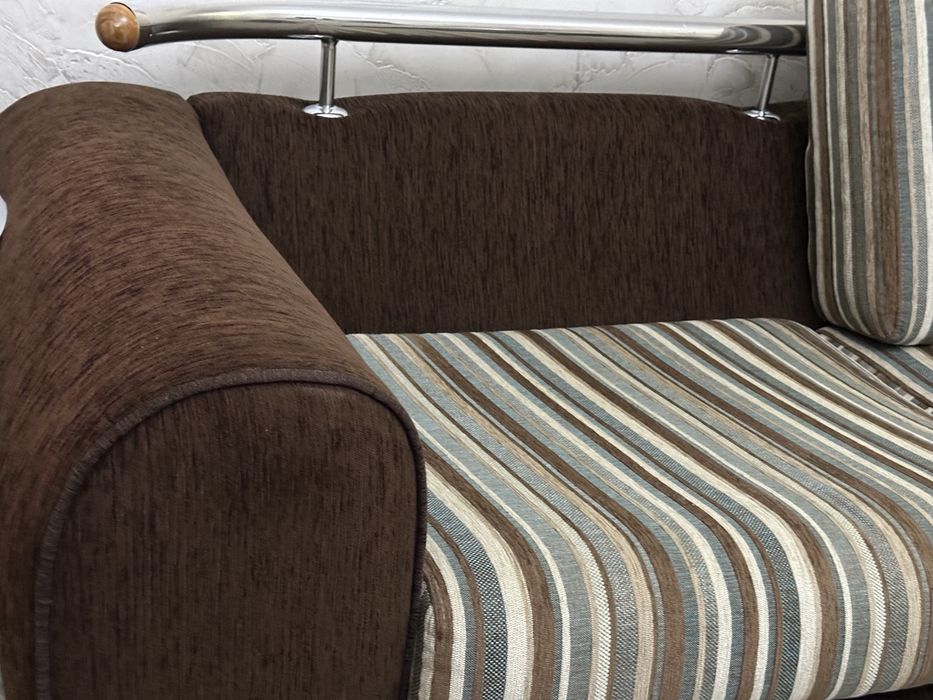 Продам мебель с двумя креслами