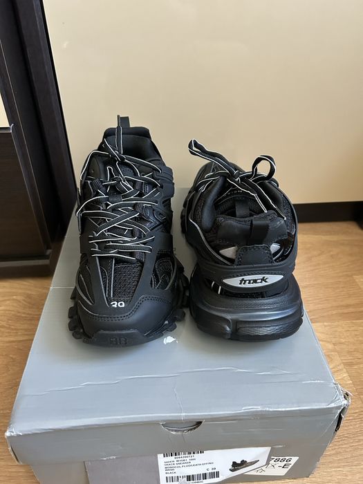 Balenciaga track