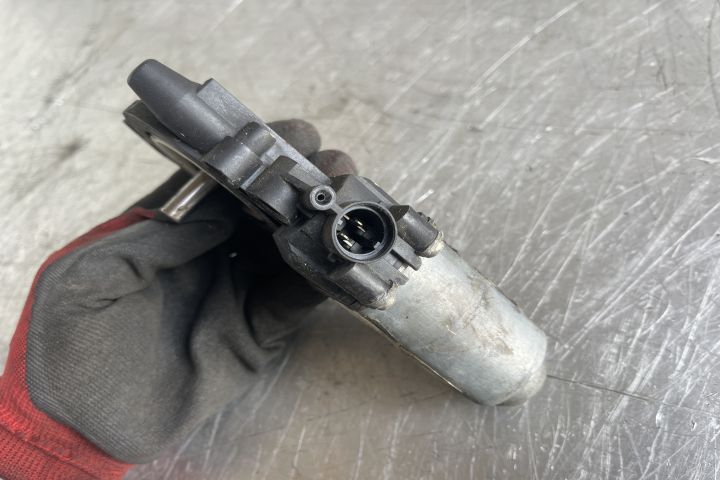 Motoras macara geam fata dreapta 128000472 Renault Megane a 2-a gener