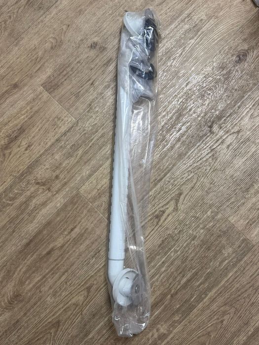 Продам поручни в ванну