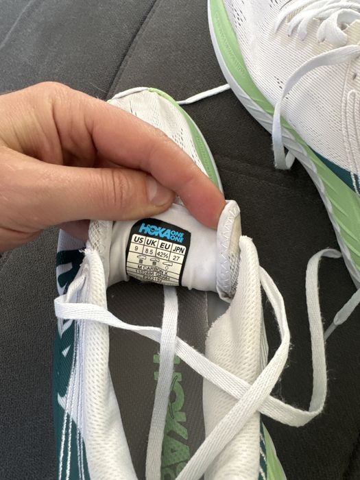 Кроссовки Hoka