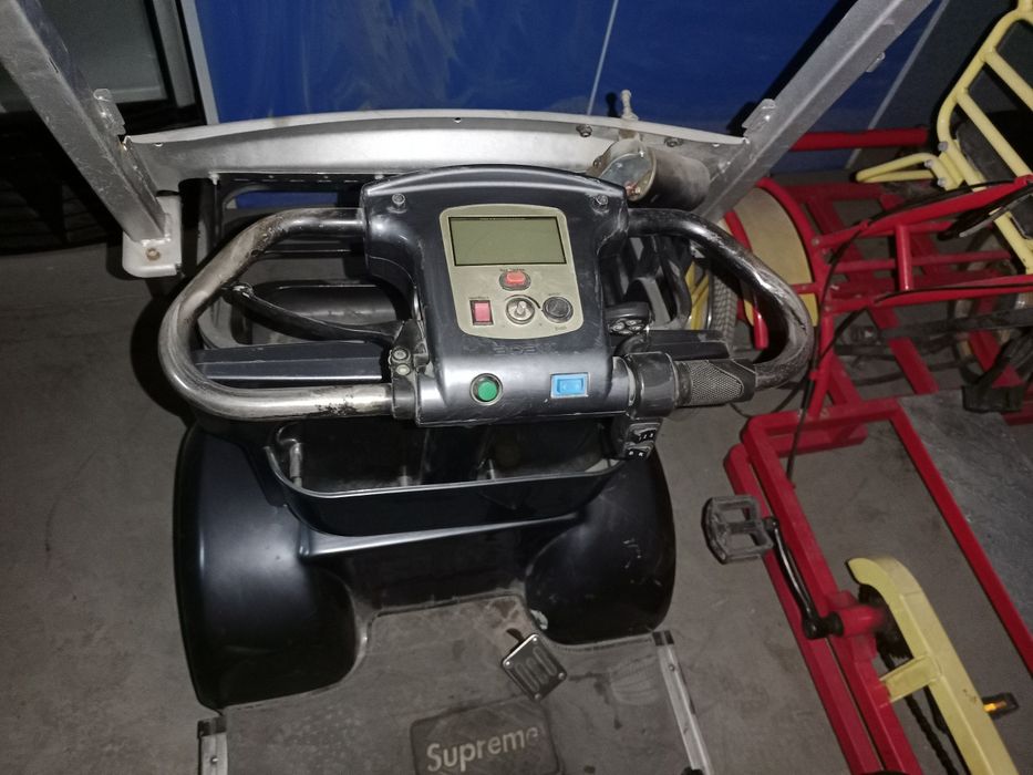 Skuter elektro. Скутер