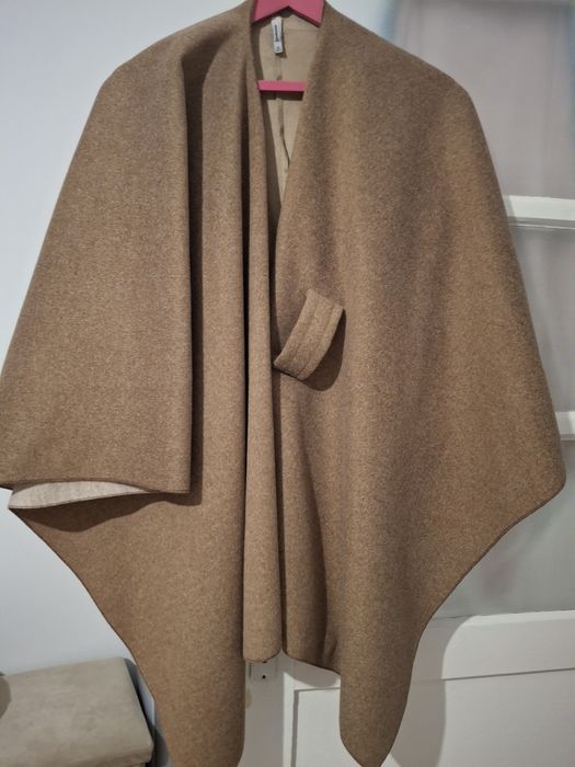 Poncho din lana  de vanzare