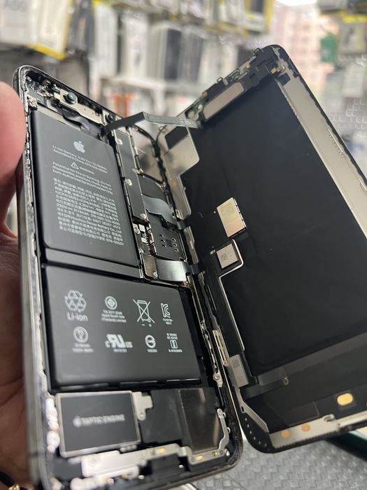 Piese originale pentru iphone