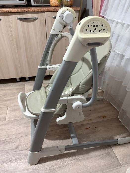 Продам детскую качалку +стол.