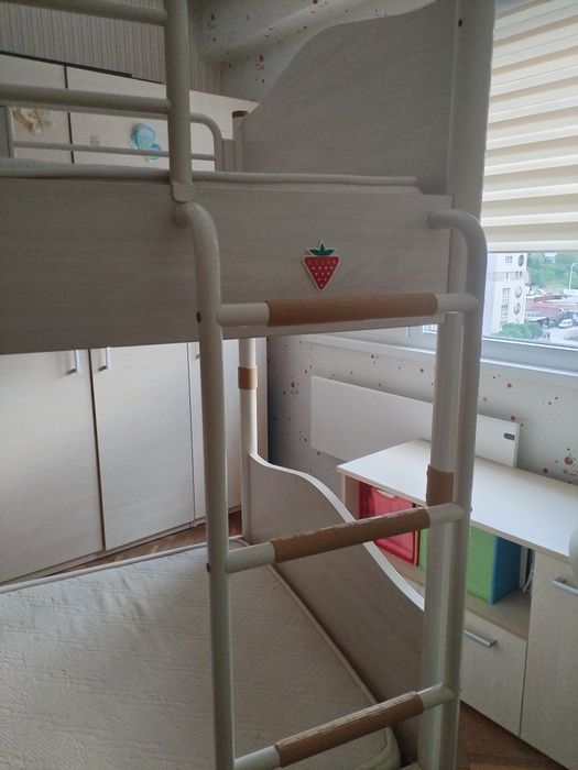 Двуетажно легло Flora