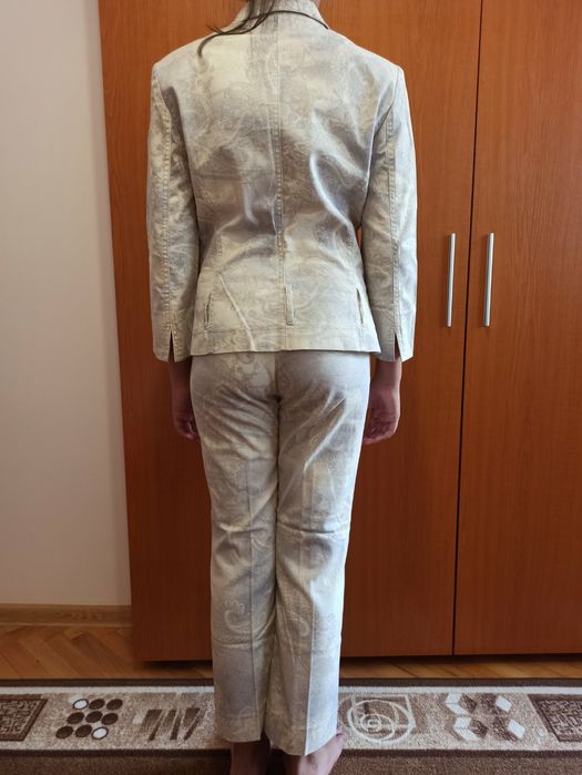 Дамски костюм Kensol