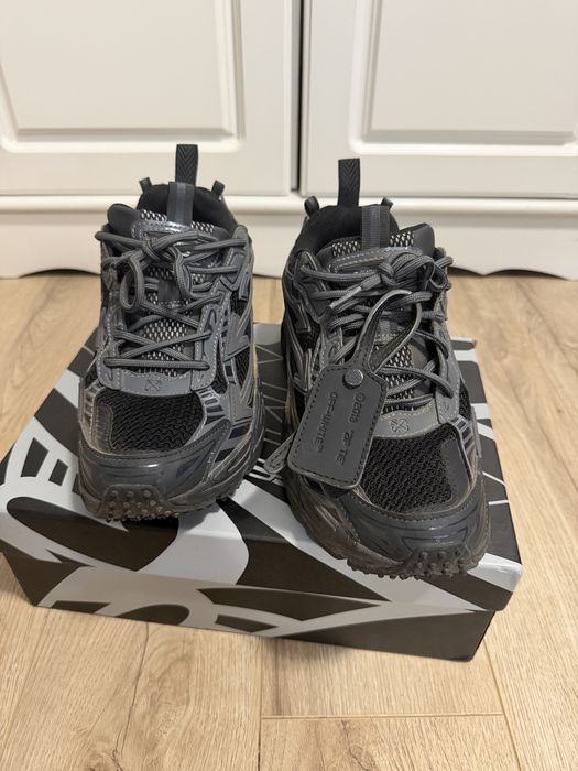 Off white be right back
